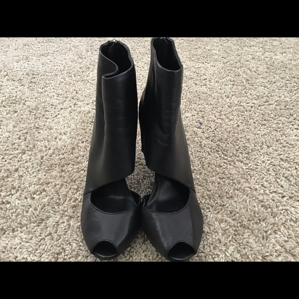 Shoes - Picture 2 of 3